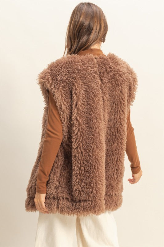 Fuzzy toggle closure Vest
