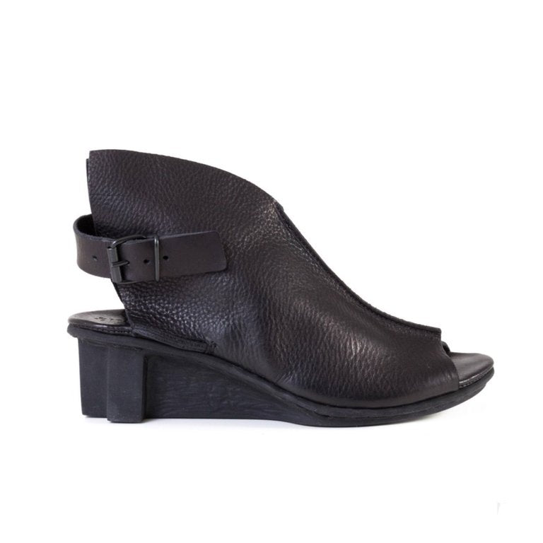 Mandarin Peep Toe Leather Sandal